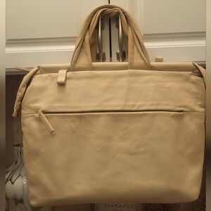 Alberta Di Canio Women's Cream Shoulder Bag